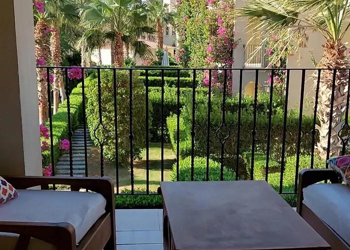 Stunning Pool View 1bed Private Access, Veranda Sahl Hasheesh *