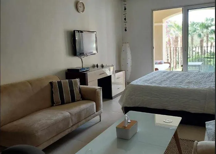 Stunning Pool View 1bed Private Access, Veranda Sahl Hasheesh